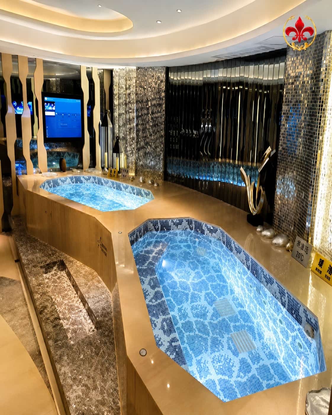 East Castle Spa 실내 온수 수영장